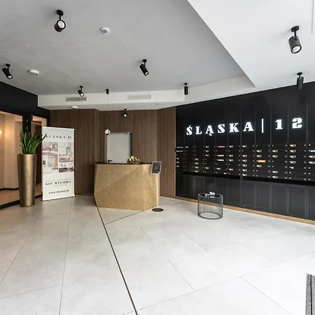 Slaska 419 公寓 *
